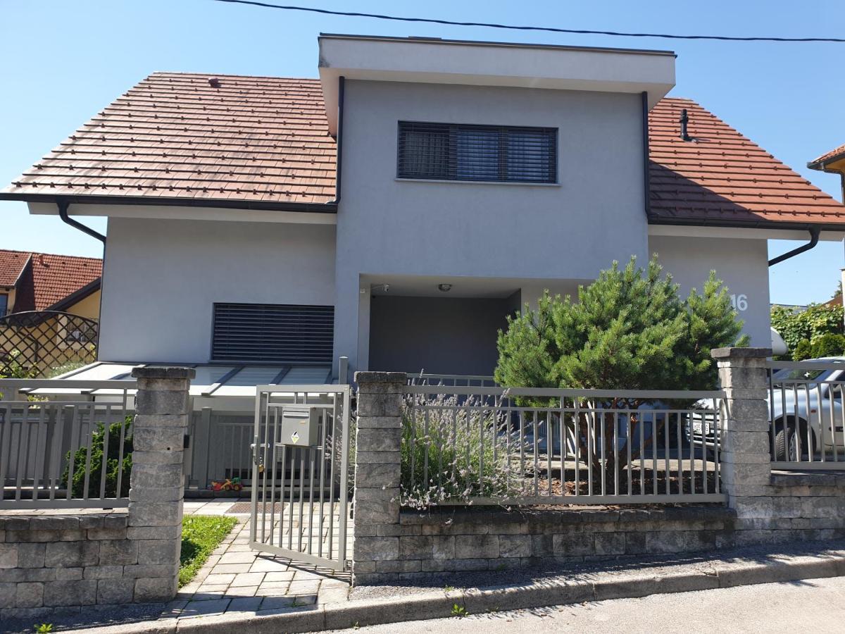 Apartment Emma Ljubljana - Free Parking, Ac, Wifi Kültér fotó